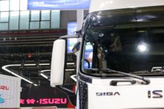 庆铃 五十铃巨咖VC66 2020版 520马力 6X4 AMT自动挡牵引车(国六)