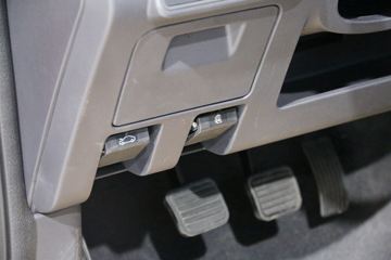 ������ʮ�� �￧TAGA �˶��� 3.0T���� 131���� ���� ˫��Ƥ��ͼƬ
