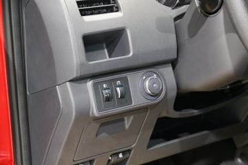 ������ʮ�� �￧TAGA �˶��� 3.0T���� 131���� ���� ˫��Ƥ��ͼƬ