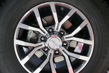 ������ʮ�� �￧TAGA �˶��� 3.0T���� 131���� ���� ˫��Ƥ��ͼƬ