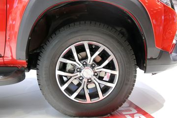 ������ʮ�� �￧TAGA �˶��� 3.0T���� 131���� ���� ˫��Ƥ��ͼƬ