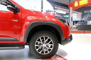 ������ʮ�� �￧TAGA �˶��� 3.0T���� 131���� ���� ˫��Ƥ��ͼƬ
