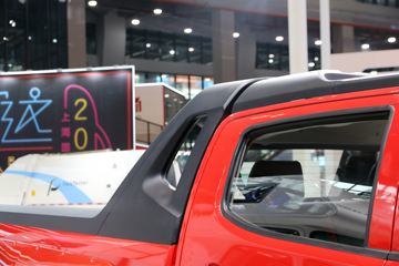 ������ʮ�� �￧TAGA �˶��� 3.0T���� 131���� ���� ˫��Ƥ��ͼƬ