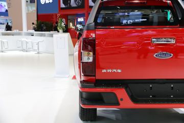 ������ʮ�� �￧TAGA �˶��� 3.0T���� 131���� ���� ˫��Ƥ��ͼƬ