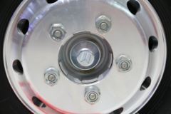 庆铃 五十铃EV100 4.5T 4.25米单排纯电动厢式轻卡(续航330)(QL5041XXYBEVECCA1)96.77kWh