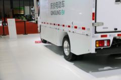 庆铃 五十铃EV100 4.5T 4.25米单排纯电动厢式轻卡(续航330)(QL5041XXYBEVECCA1)96.77kWh