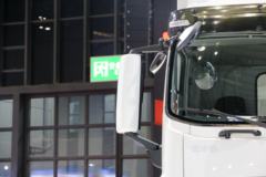 庆铃 FVR重卡 408马力 4X2 厢式载货车