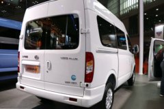 上汽大通 V80 Plus 傲运通 2.0T柴油 139马力 自动挡商务车(国六)