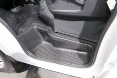 上汽大通 V80 Plus 傲运通 2.0T柴油 139马力 自动挡商务车(国六)