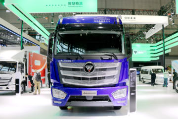 福田 欧曼EST 6系重卡 2019款 460马力 6X4 LNG牵引车(国六)