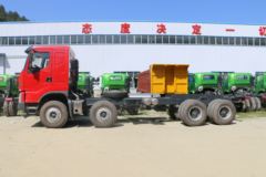 东风柳汽 乘龙H7 400马力 8X4 7.6米LNG自卸车(LZ3311H7FL)