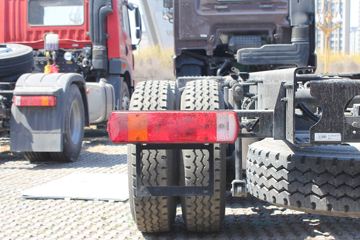 �ൺ��� JH6 460���� 8X4 9.4����س�ͼƬ