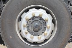 青岛解放 JH6 460马力 8X4 9.4米冷藏车