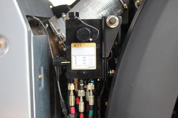 һ����� J6P�ؿ� 420���� 6X4 6.4����ж������(CA3250P66K2L2BT1A1E5)ͼƬ