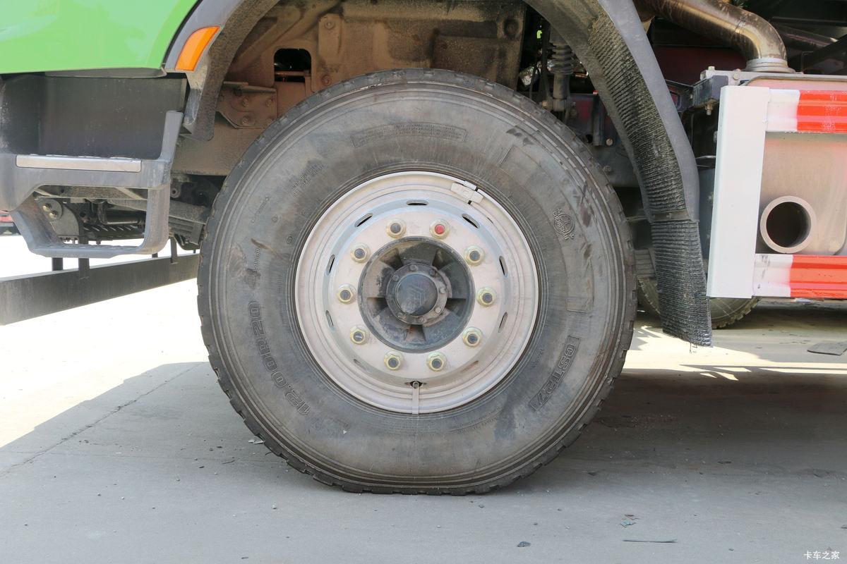  H7 400 6X4 5.6LNGж(LZ3251H7DL)                                                