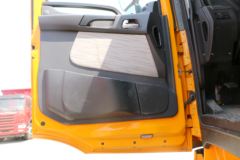 联合卡车 U390 390马力 8X4 8.6米自卸车(QCC3312D656-3)