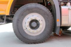 联合卡车 U390 390马力 8X4 8.6米自卸车(QCC3312D656-3)