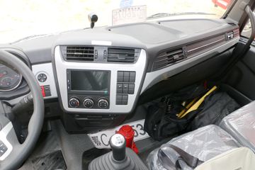 �������ó� ���KR 230���� 4X2 6.75�������ػ���(DFH1180E3)ͼƬ