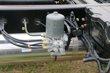 �������ó� ���KR 230���� 4X2 6.75�������ػ���(DFH1180E3)ͼƬ