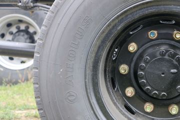 �������ó� ���KR 230���� 4X2 6.75�������ػ���(DFH1180E3)ͼƬ