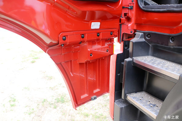 购东风天龙KL牵引车 享高达1.7万优惠