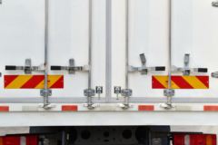 中国重汽 豪瀚N5G重卡 280马力 6X2 9.73米厢式载货车(ZZ5255XXYM56C3E1)
