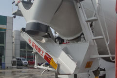 中国重汽 HOWO 336马力 6X4 混凝土搅拌车(亚特重工牌)(TZ5257GJBZE3)