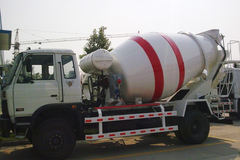 东风 153系列 190马力 4X2 混凝土搅拌车(程力威牌)(CLW5120GJB3)