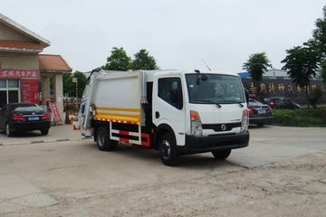 郑州日产 凯普斯达 136马力 4X2 垃圾车(江特牌)(JDF5080ZYSZN)