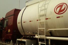 中国重汽底盘&nbsp;粉粒物料运输车上装图片