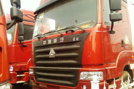 中国重汽底盘&nbsp;粉粒物料运输车外观图片