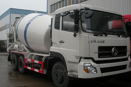 东风商用车底盘&nbsp;混凝土搅拌车外观                                                图片