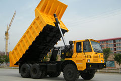 陕汽通力 380马力 6X4 宽体矿用自卸车