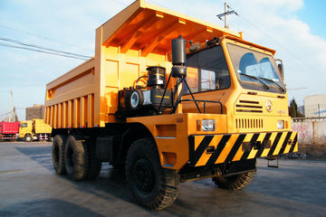 陕汽通力 336马力 6X4 宽体矿用自卸车(5.6米)