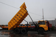 陕汽通力 375马力 6X4 非公路矿用自卸车(5.6米)