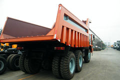 陕汽通力 385马力 6X4 宽体矿用自卸车
