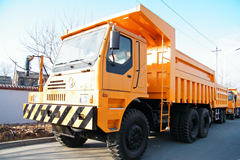 陕汽通力 345马力 6X4 宽体矿用自卸车
