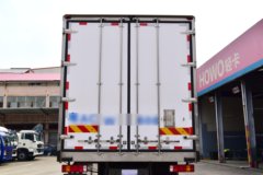 中国重汽 HOWO T5G 340马力 8X4 9.4米冷藏车(ZZ5317XLCN466GE1)