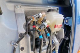 骏铃V8&nbsp;载货车外观                                                图片