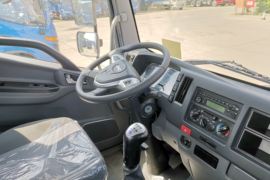 骏铃V8&nbsp;载货车驾驶室                                               图片