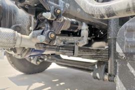 骏铃V8&nbsp;载货车底盘                                                图片