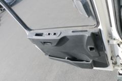 东风华神 御虎VP 180马力 4X2 排半载货车底盘(EQ1168GLVJ)