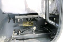 东风华神 御虎VP 180马力 4X2 排半载货车底盘(EQ1168GLVJ)