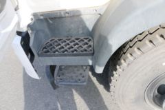 东风华神 御虎VP 180马力 4X2 排半载货车底盘(EQ1168GLVJ)