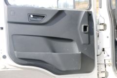 东风华神 御虎VP 180马力 4X2 排半载货车底盘(EQ1168GLVJ)