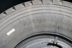 东风华神 御虎VP 180马力 4X2 排半载货车底盘(EQ1168GLVJ)