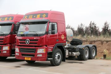 大运 新N8E重卡 430马力 6X4 LNG牵引车(CGC4253N53CA)