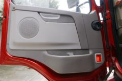 大运 新N8E重卡 轻赢版 375马力 6X4牵引车(CGC4250D5ECCE)