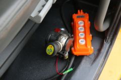 大运重卡 新N8V 350马力 8X4 5.6米自卸车(CGC3310D5DDND)