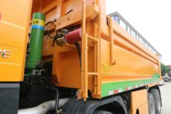 大运重卡 新N8V 350马力 8X4 5.6米自卸车(CGC3310D5DDND)